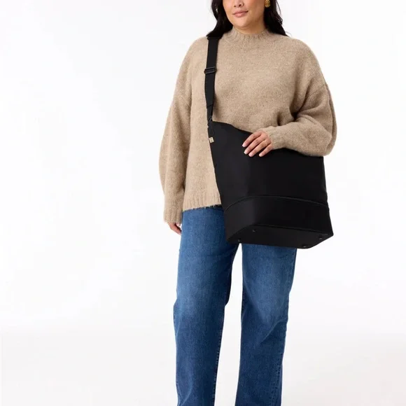 BEIS Sleek Black Crossbody Bag - Picture 4 of 13